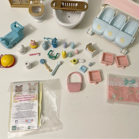 Calico Critters Miniature Doll House Furniture Assorted Accessories - Picture 8 of 16